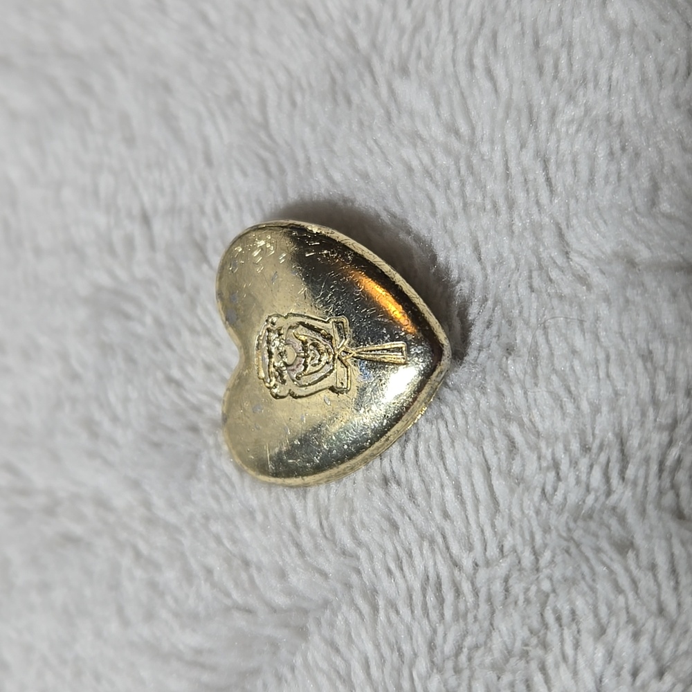 #304 Vintage Yogi Bear Gold Tone Heart Pin